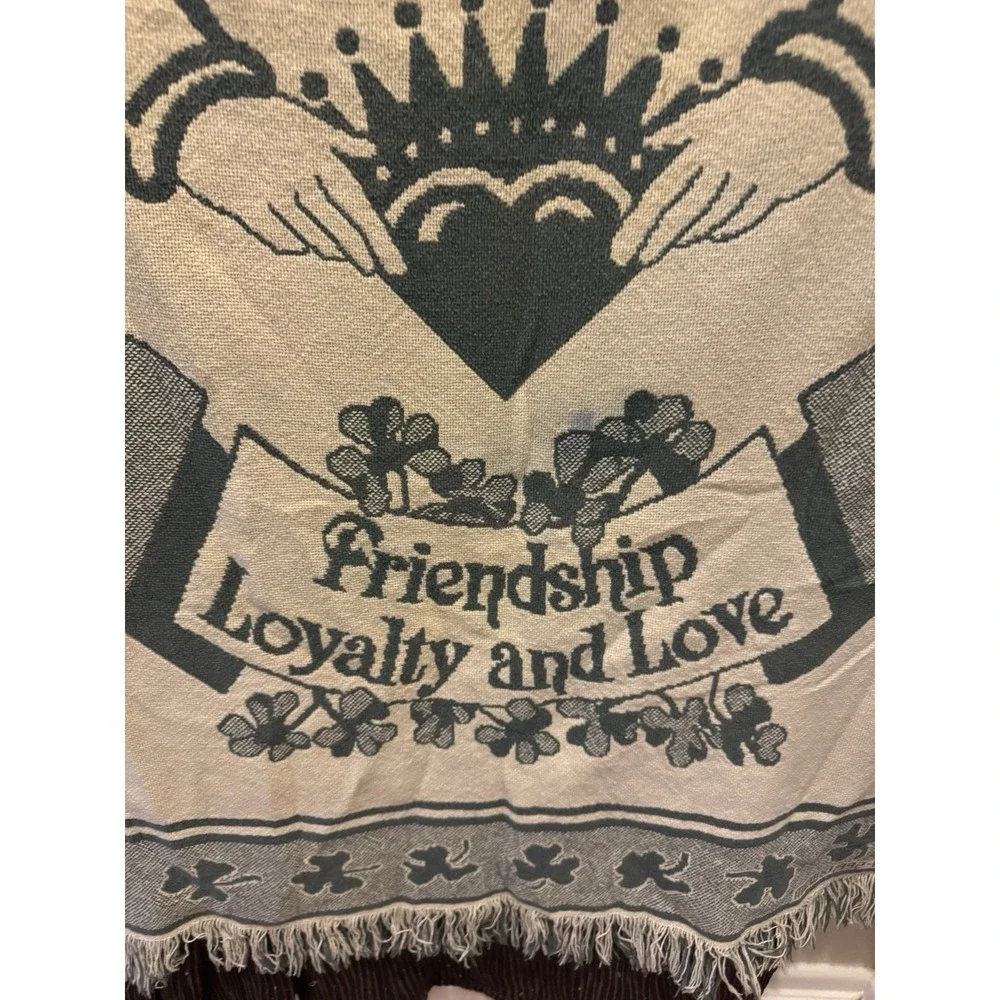 Vintage MWW Erin Go Bragh Irish Claddagh Woven Throw Blanket 40x60 1992